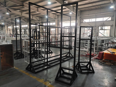 鋁型材展示架與升降系統(tǒng) 現(xiàn)代展示與存儲的靈活解決方案